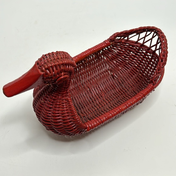 Red Wicker Duck Basket | Planter Decor Boho Key Holder 70’s Household Item DUCK - Picture 6 of 6